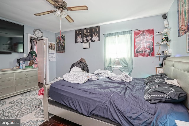 bedroom with ceiling fan