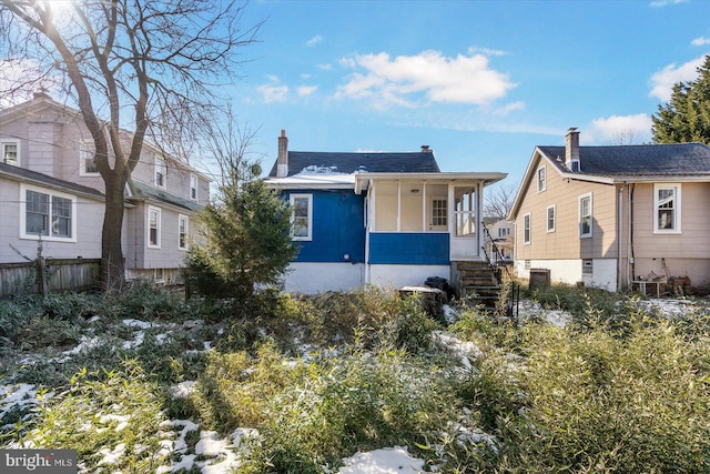 view of front of house featuring covered porch