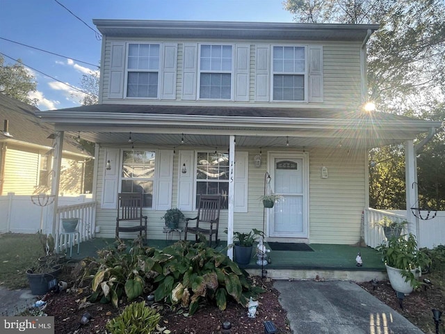 view of front facade featuring a porch