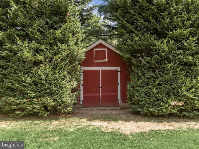 view of outbuilding