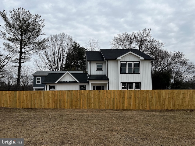 view of front of property