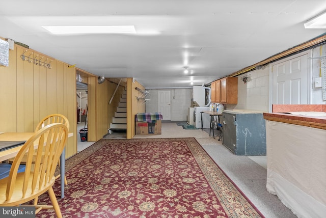 basement with washer / dryer