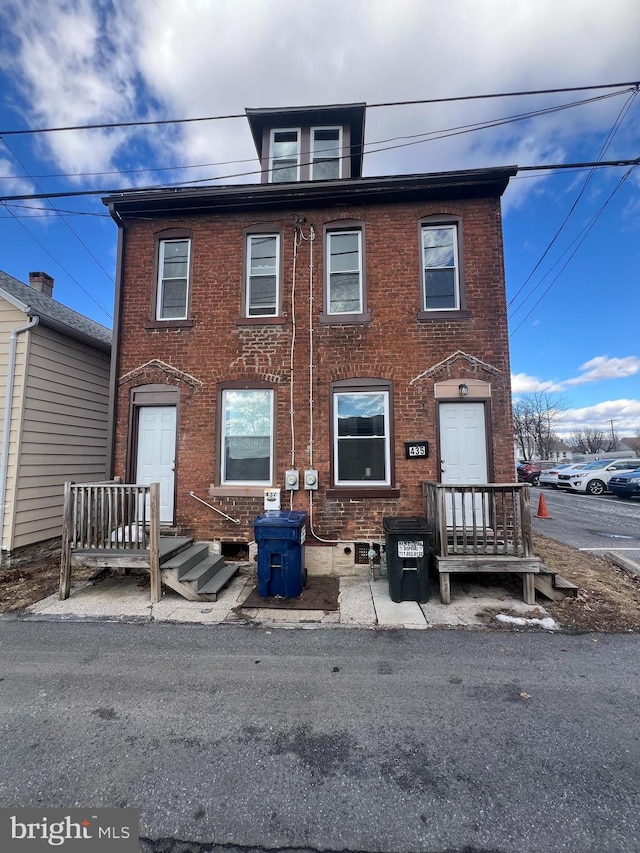 view of front of house