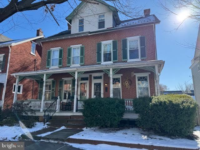 view of front of house with covered porch