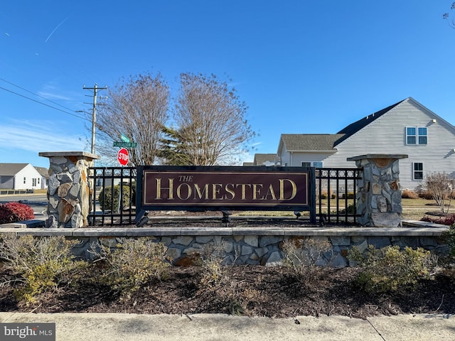 view of community / neighborhood sign