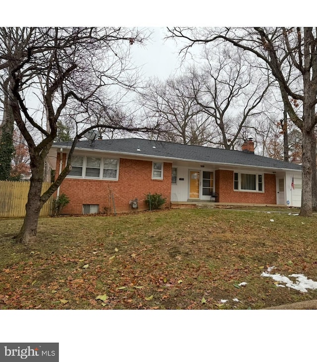 view of front of house featuring a front yard