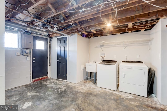 127 Cherrydell, Catonsville, MD 21228 - interior space with laundry area, a sink, and washing machine and clothes dryer