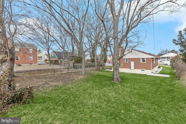 view of yard featuring a patio area