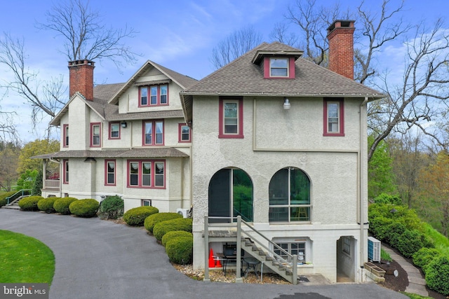 view of front facade