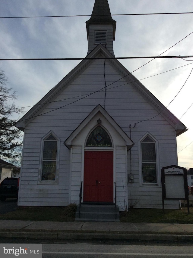 view of front of house