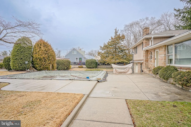 view of yard featuring a patio area