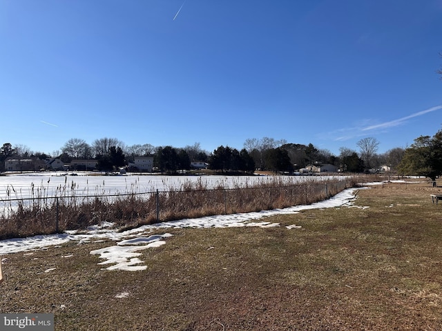 view of yard featuring a rural view