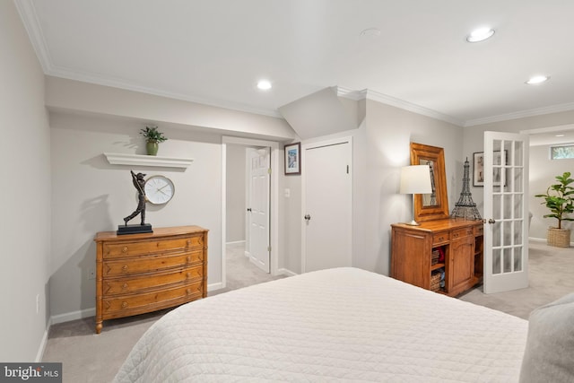 bedroom featuring baseboards, recessed lighting, light carpet, and crown molding