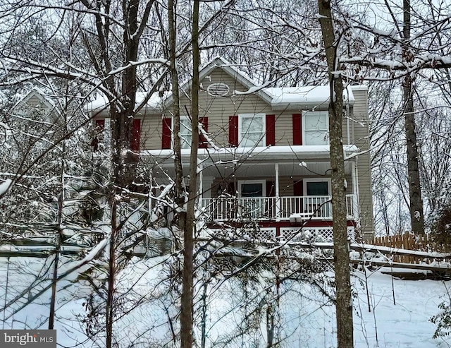 view of front of property featuring a porch