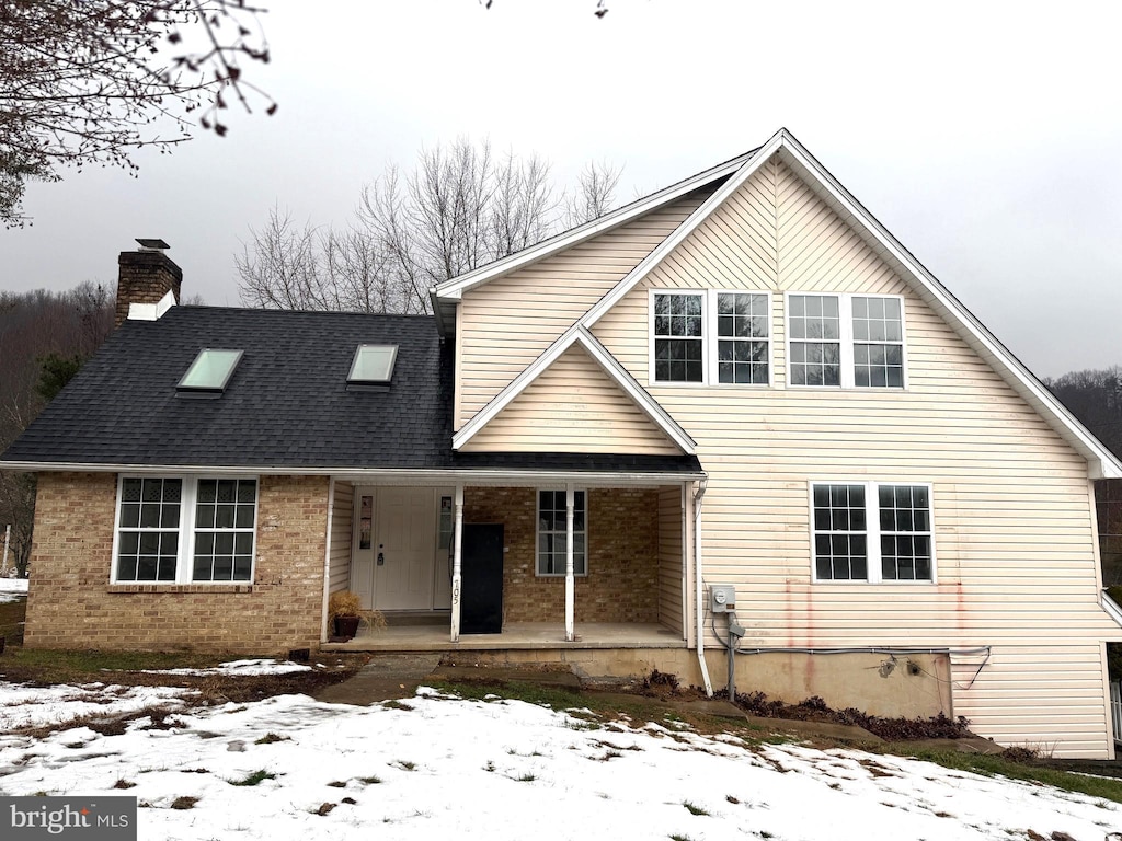 view of front of home with covered porch