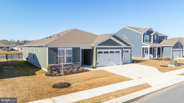 view of front of house featuring a front lawn