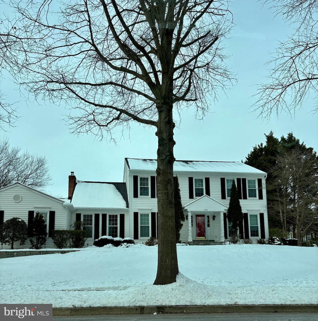 view of colonial inspired home