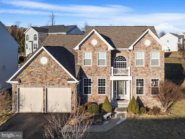 view of front property featuring a garage