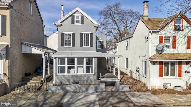 view of front of property