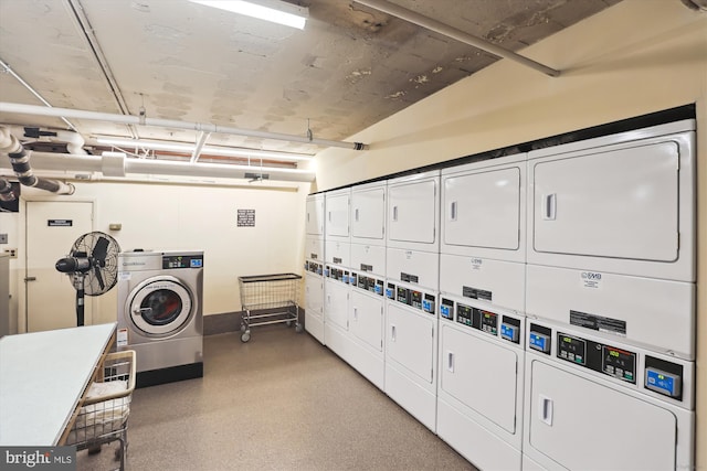 laundry room with stacked washer / drying machine and independent washer and dryer