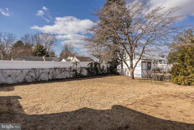 910 Woodland Ave, Burlington, NJ 08016 - view of yard