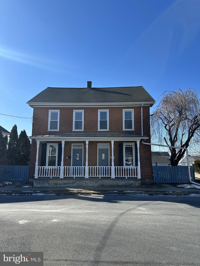 view of front facade featuring a porch