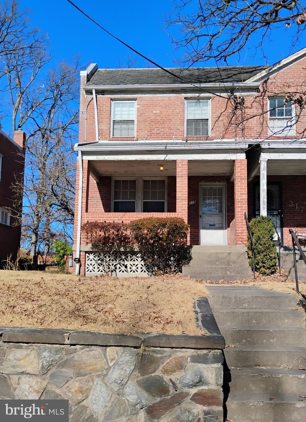 view of front of home with covered porch