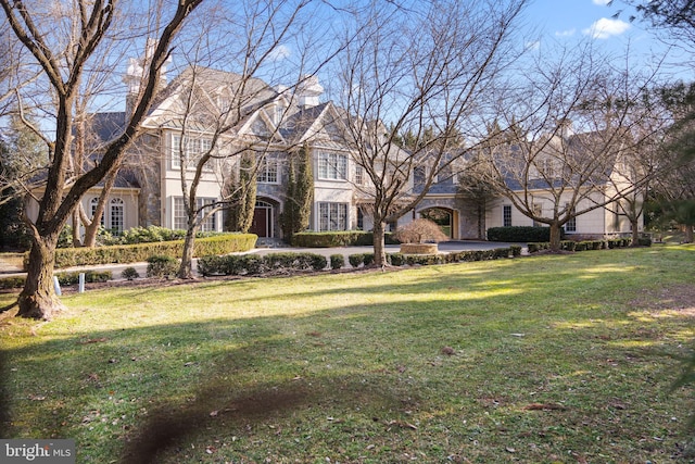 front of property featuring a front yard