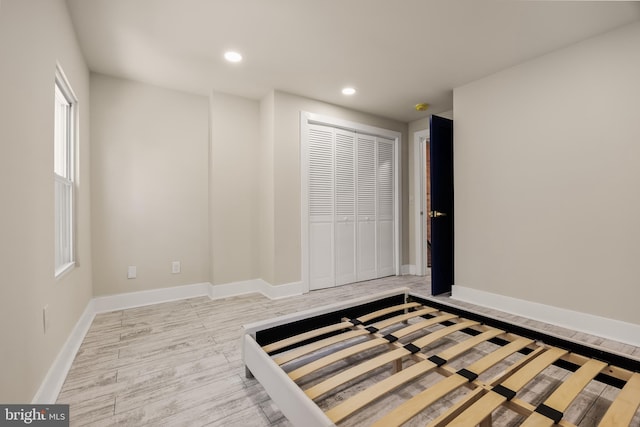 unfurnished room featuring light hardwood / wood-style floors