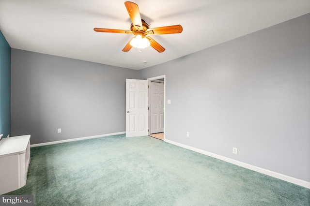 unfurnished room featuring carpet and ceiling fan