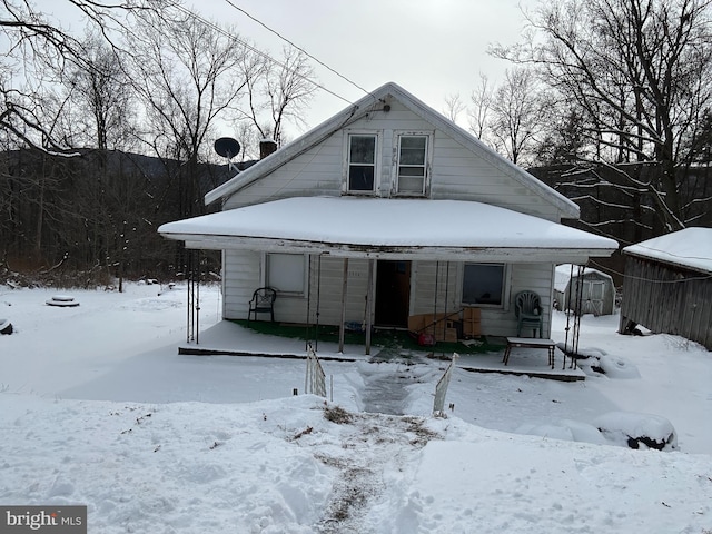 view of front of property