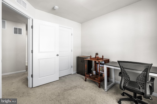 office with light colored carpet