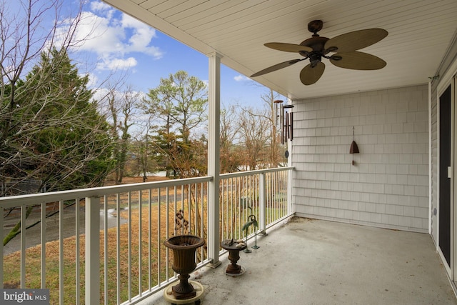 balcony with ceiling fan