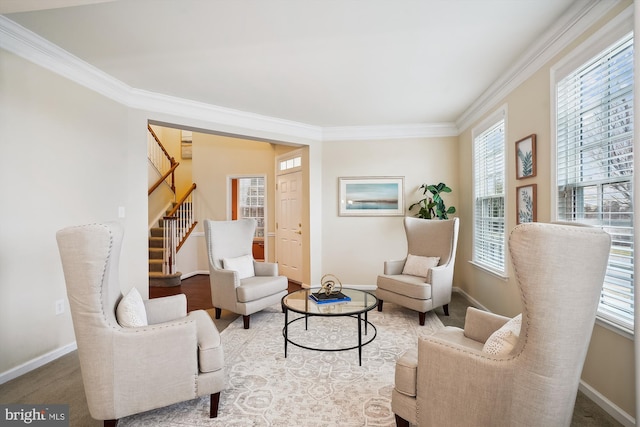 sitting room with crown molding