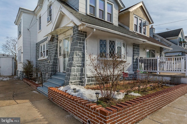 view of front of property