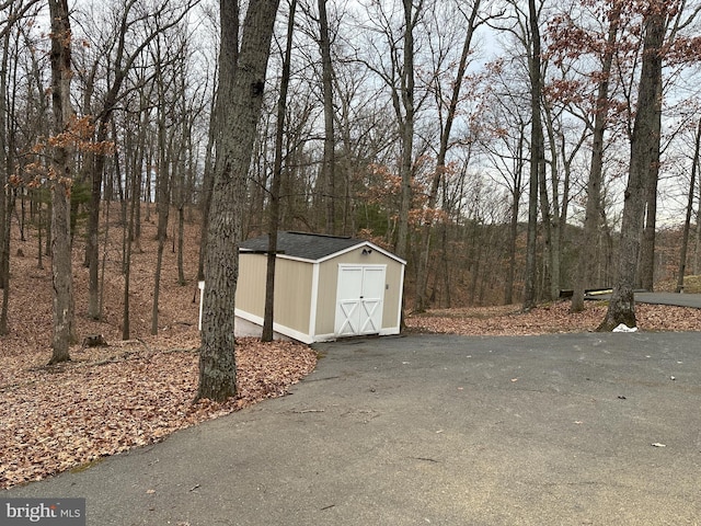 view of outbuilding