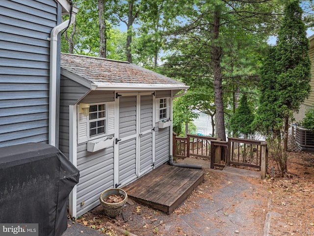 view of outbuilding