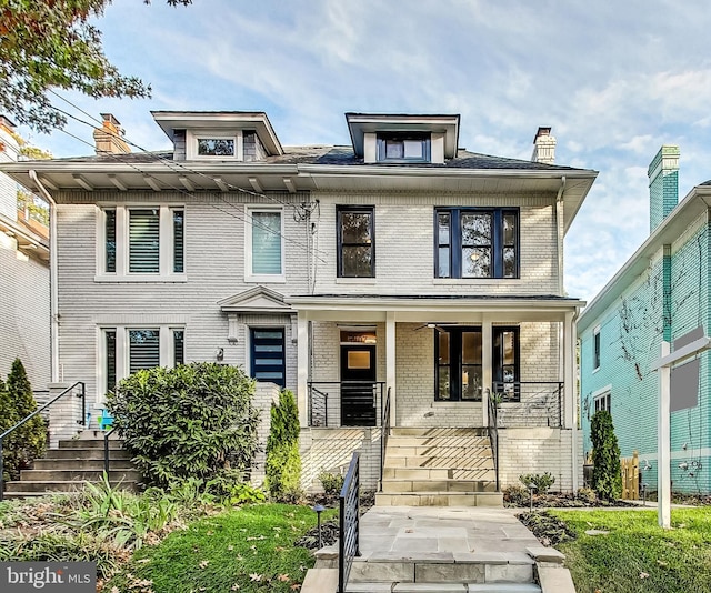 view of front of house featuring a porch