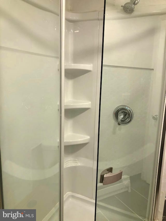 bathroom featuring a shower