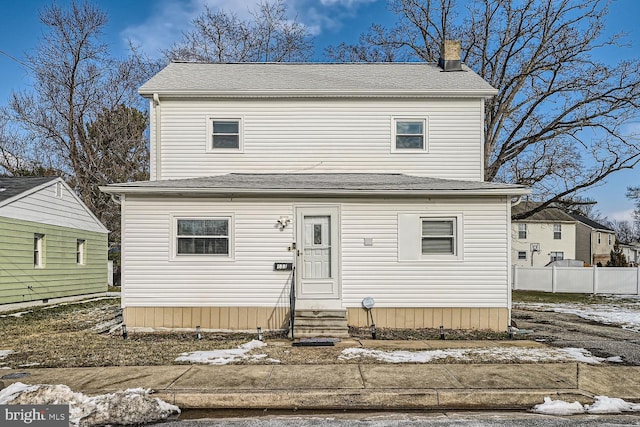 view of front of property