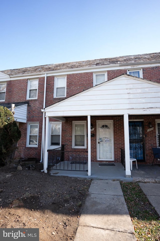 multi unit property with a porch