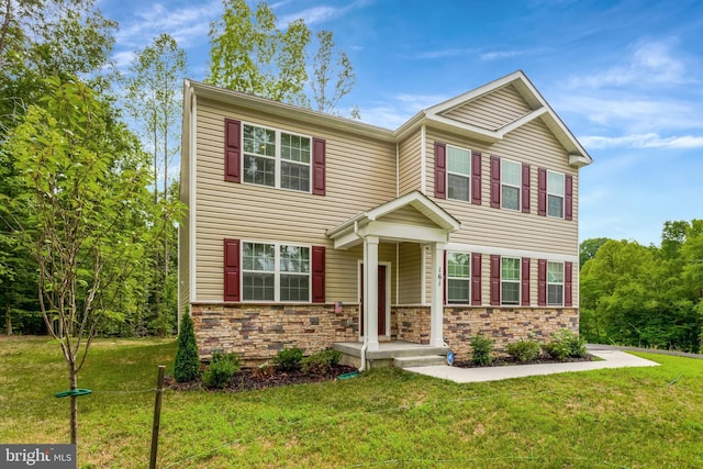 view of front of property featuring a front lawn