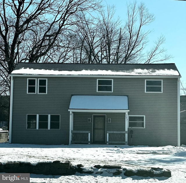 view of front facade with covered porch