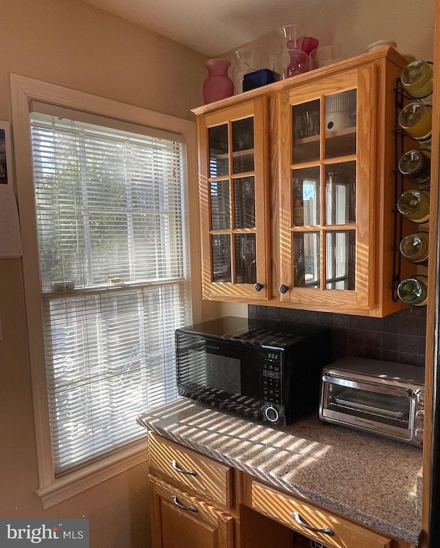 kitchen featuring decorative backsplash