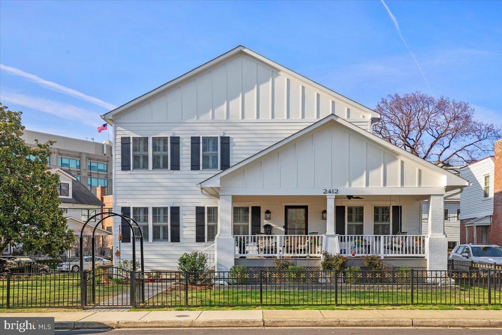 view of front of property with covered porch