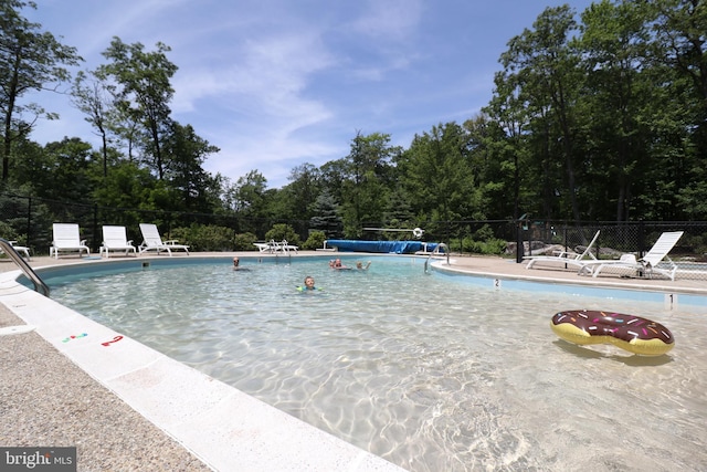 view of swimming pool