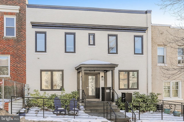 view of townhome / multi-family property