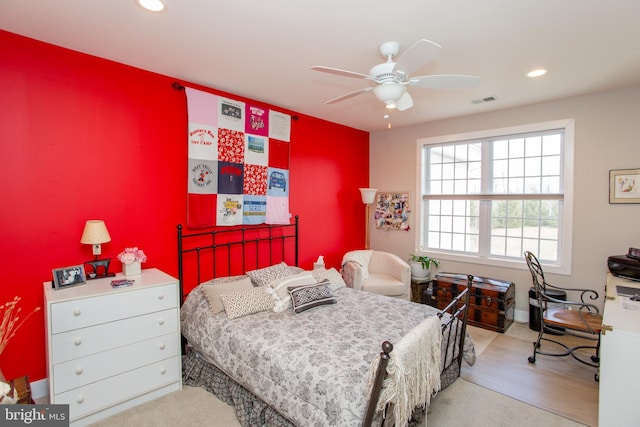 bedroom with ceiling fan