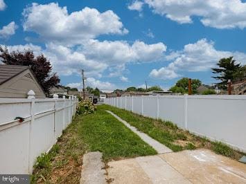 519 Locust St, Columbia, PA 17512 - view of yard