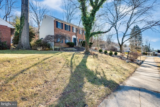 view of front of property with a front yard